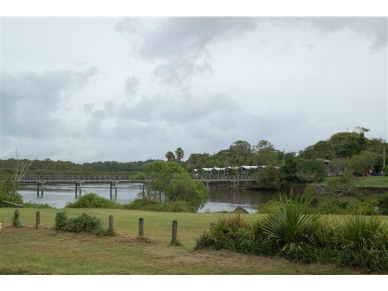 8 South Beach Road, Brunswick Heads NSW 2483
