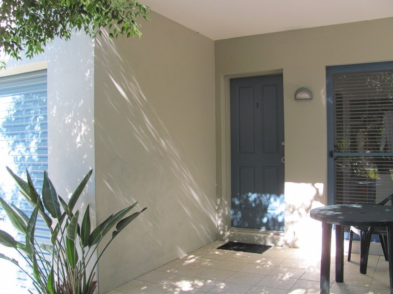 1/3 Jarrah Crescent, Ocean Shores NSW 2483