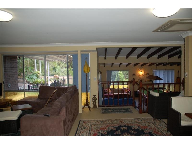 10 matong Drive, Ocean Shores NSW 2483