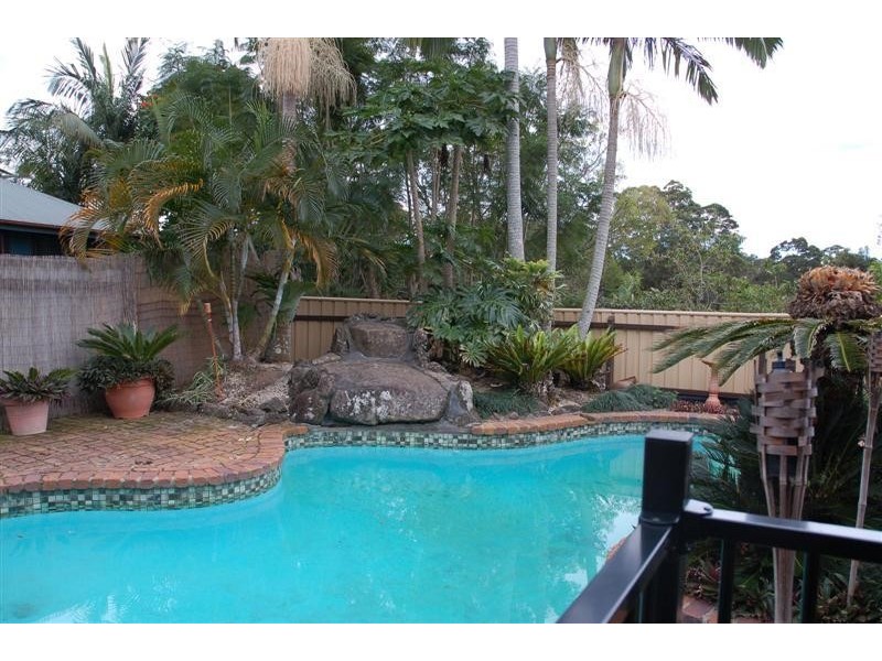 10 matong Drive, Ocean Shores NSW 2483