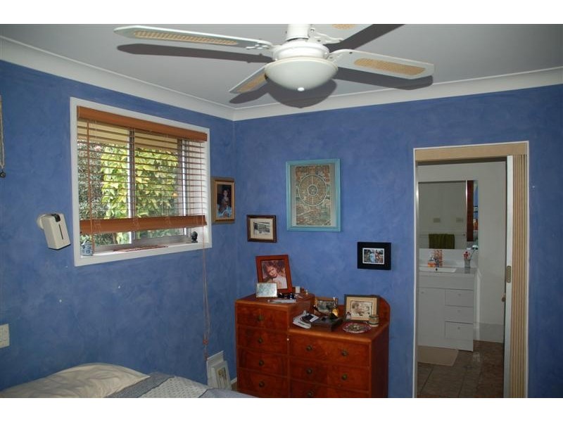 10 matong Drive, Ocean Shores NSW 2483