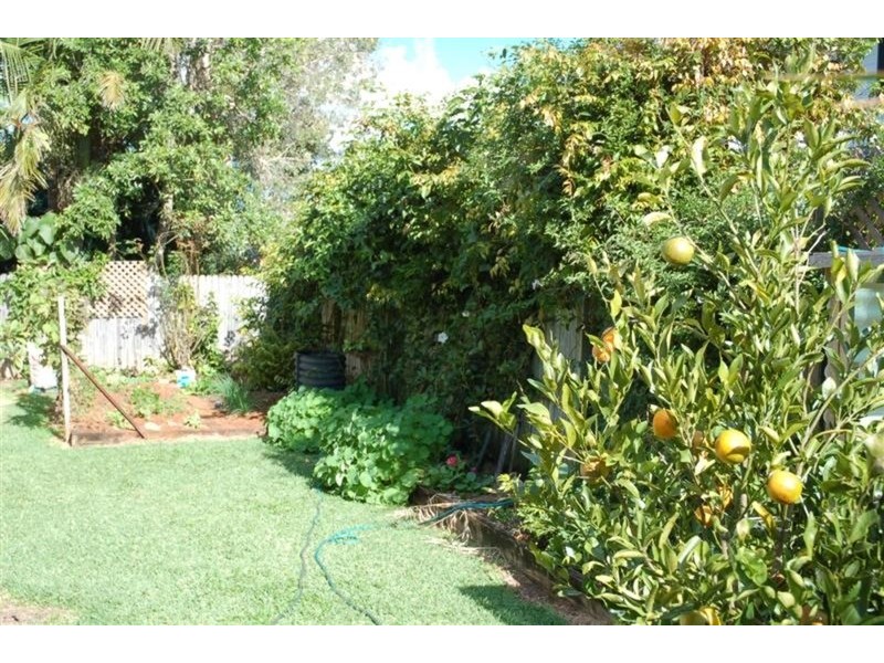 5 Mia Court, Ocean Shores NSW 2483