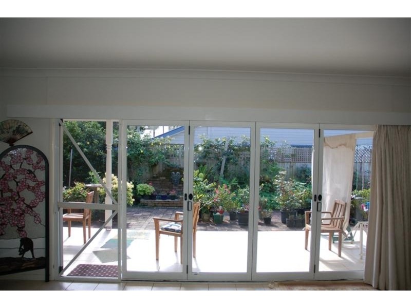 5 Mia Court, Ocean Shores NSW 2483