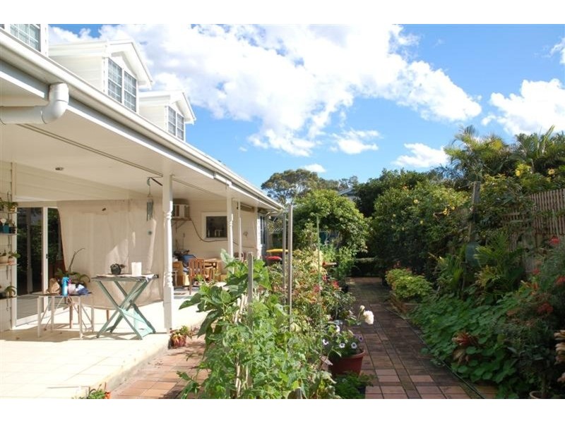 5 Mia Court, Ocean Shores NSW 2483