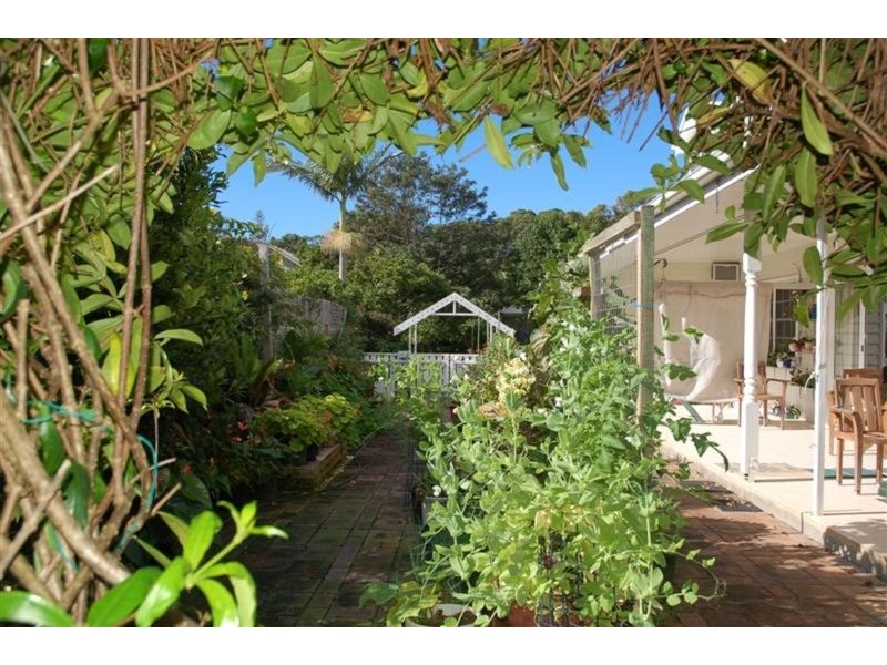 5 Mia Court, Ocean Shores NSW 2483