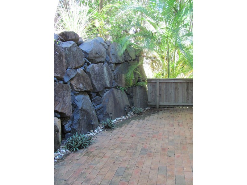 1/3 Jarrah Crescent, Ocean Shores NSW 2483