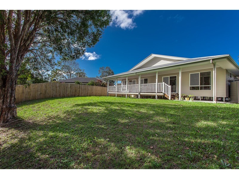 27 Natan Court, Ocean Shores NSW 2483