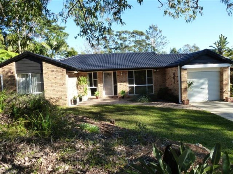 19 Bulgoon  Crescent, Ocean Shores NSW 2483