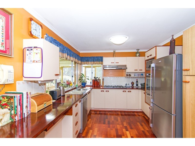 19 Bulgoon  Crescent, Ocean Shores NSW 2483