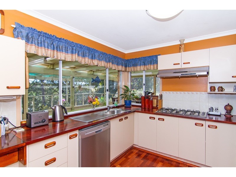 19 Bulgoon  Crescent, Ocean Shores NSW 2483