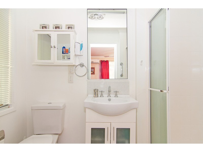 19 Bulgoon  Crescent, Ocean Shores NSW 2483