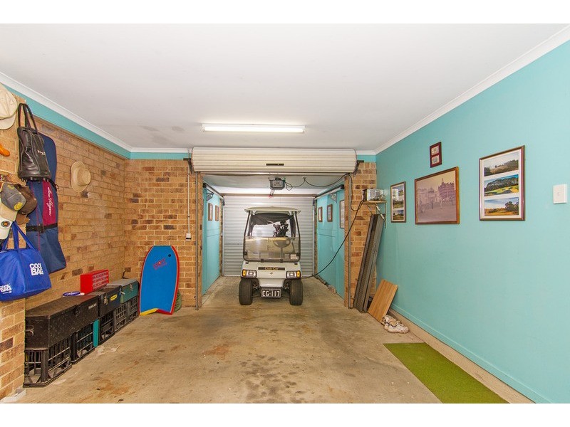 19 Bulgoon  Crescent, Ocean Shores NSW 2483