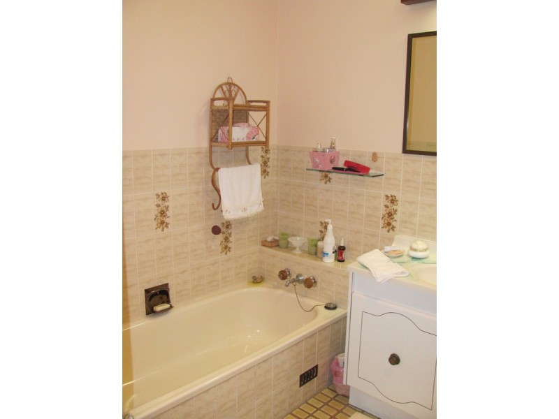 17 Yallakool Drive, Ocean Shores NSW 2483