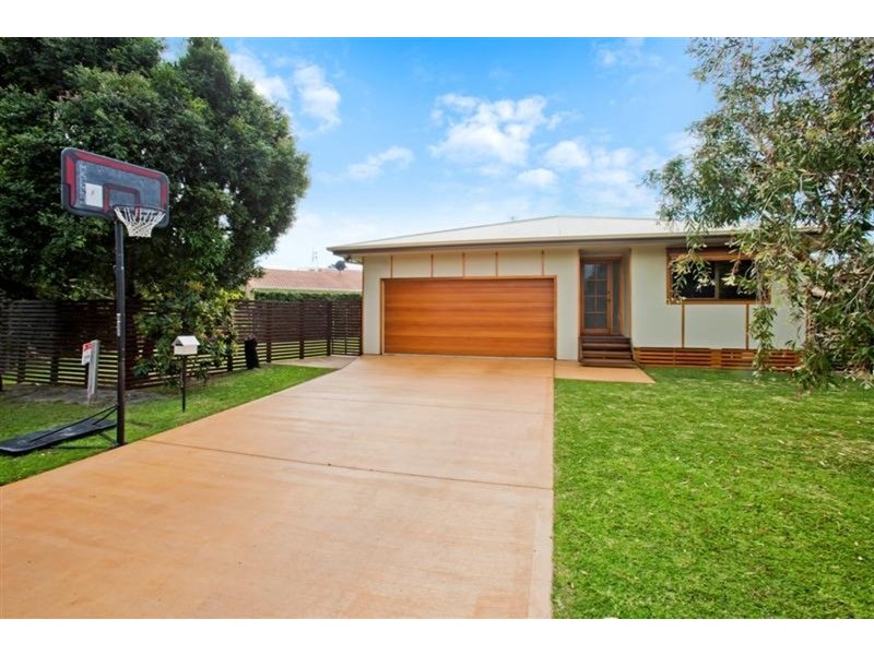 37 Natan Court, Ocean Shores NSW 2483