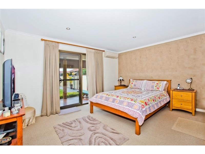 37 Natan Court, Ocean Shores NSW 2483