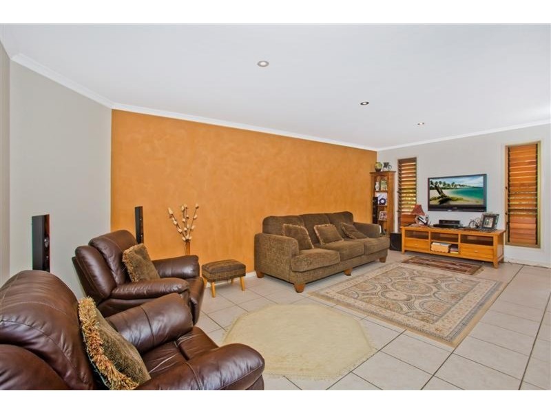 37 Natan Court, Ocean Shores NSW 2483