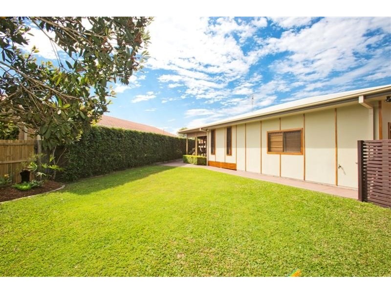 37 Natan Court, Ocean Shores NSW 2483