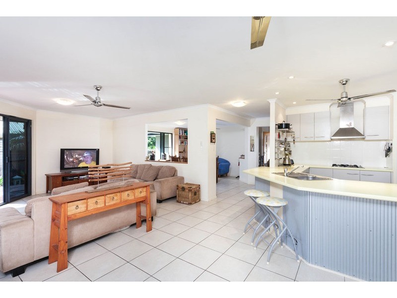 7 Barkala Court, Ocean Shores NSW 2483