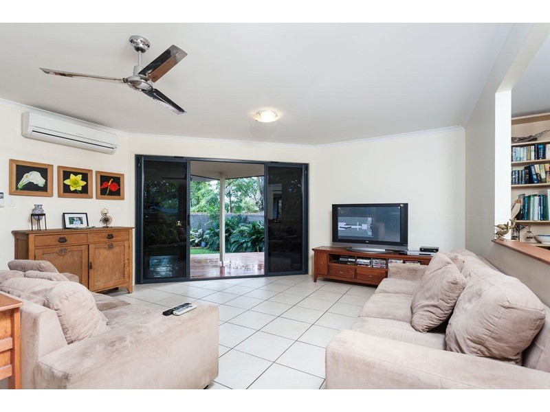 7 Barkala Court, Ocean Shores NSW 2483