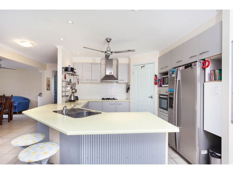 7 Barkala Court, Ocean Shores NSW 2483