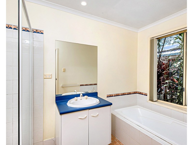 3 Barkala Court, Ocean Shores NSW 2483