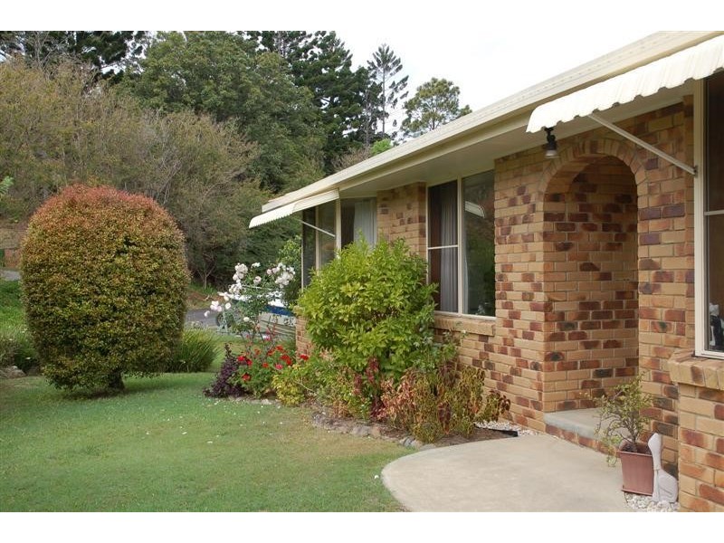 19 Narooma  Drive, Ocean Shores NSW 2483