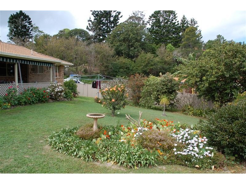 19 Narooma  Drive, Ocean Shores NSW 2483