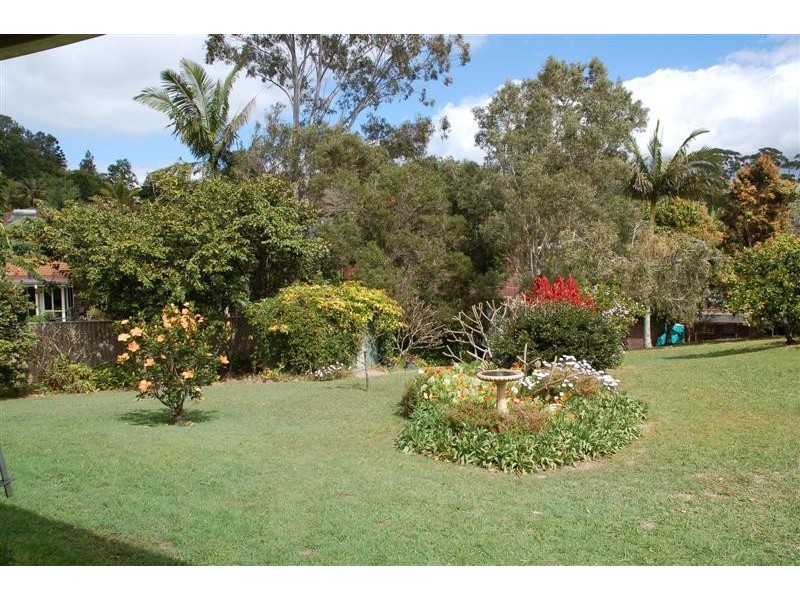 19 Narooma  Drive, Ocean Shores NSW 2483