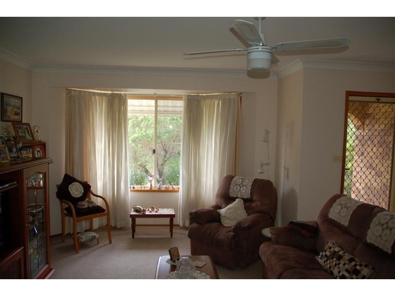 19 Narooma  Drive, Ocean Shores NSW 2483