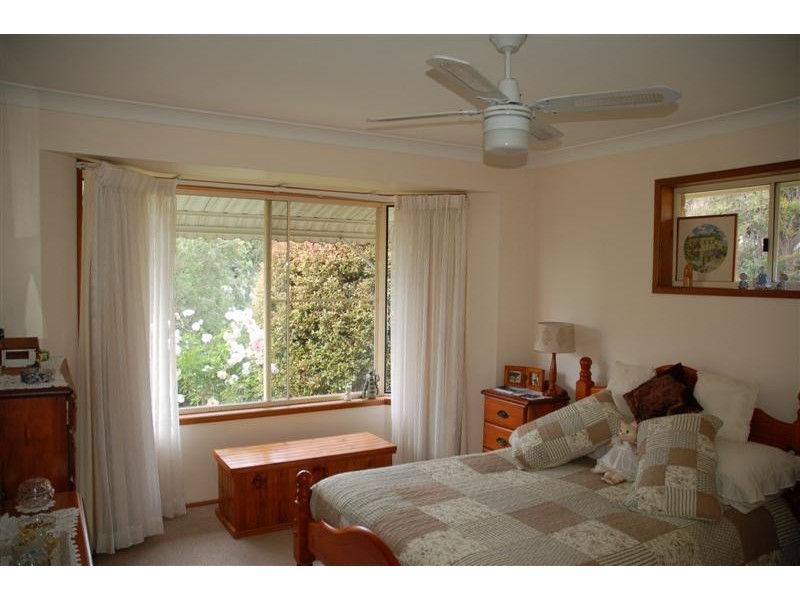 19 Narooma  Drive, Ocean Shores NSW 2483