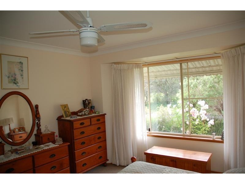 19 Narooma  Drive, Ocean Shores NSW 2483