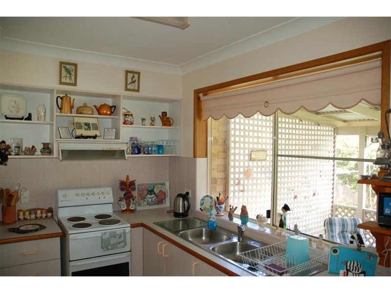 19 Narooma  Drive, Ocean Shores NSW 2483