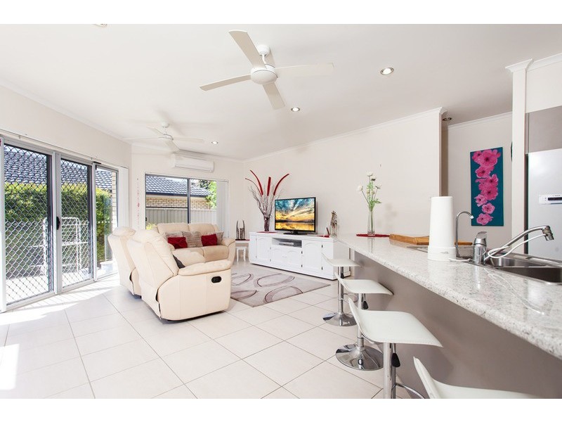 52B Rajah Road, Ocean Shores NSW 2483