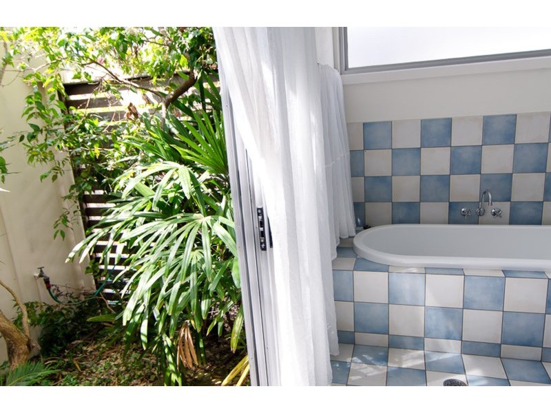 13 Mia Court, Ocean Shores NSW 2483