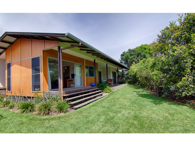 13 Mia Court, Ocean Shores NSW 2483