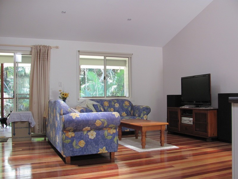 17 rajah  Road, Ocean Shores NSW 2483