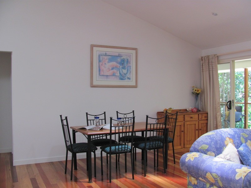 17 rajah  Road, Ocean Shores NSW 2483