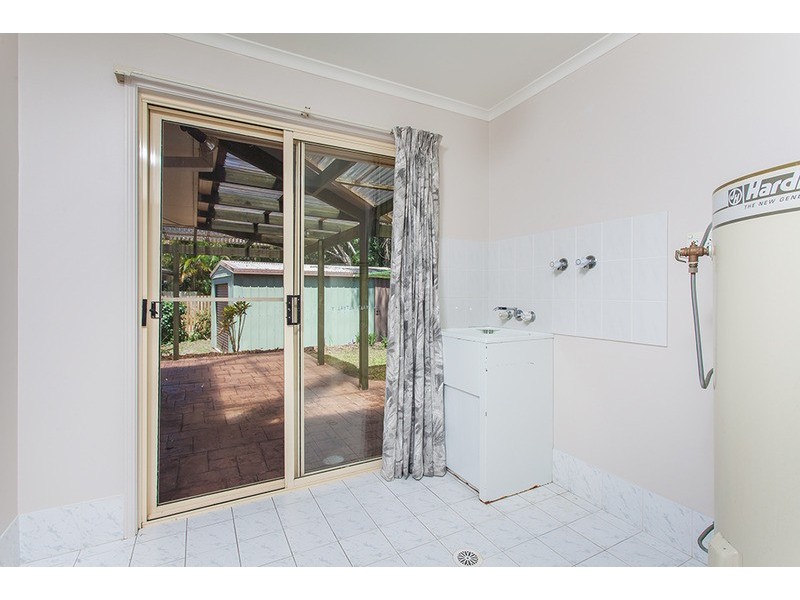 20 Berrimbillah Court, Ocean Shores NSW 2483