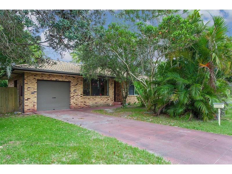 12 Boondoon  Crescent, Ocean Shores NSW 2483