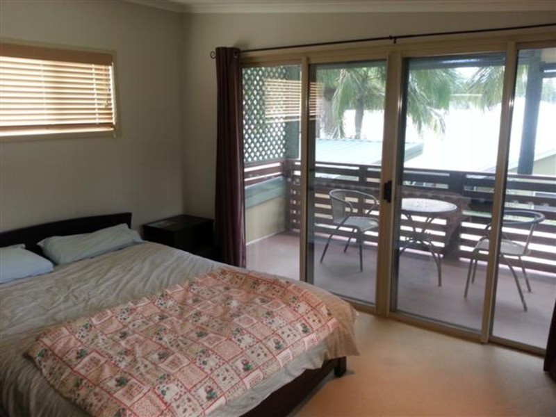 2/48 rajah rd, Ocean Shores NSW 2483