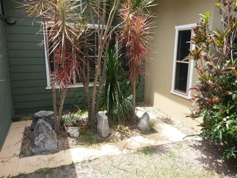 2/48 rajah rd, Ocean Shores NSW 2483