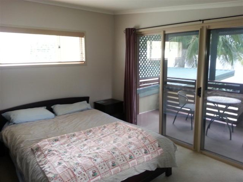 2/48 rajah rd, Ocean Shores NSW 2483