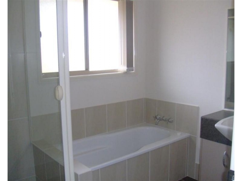 8 Miram Place, Ocean Shores NSW 2483