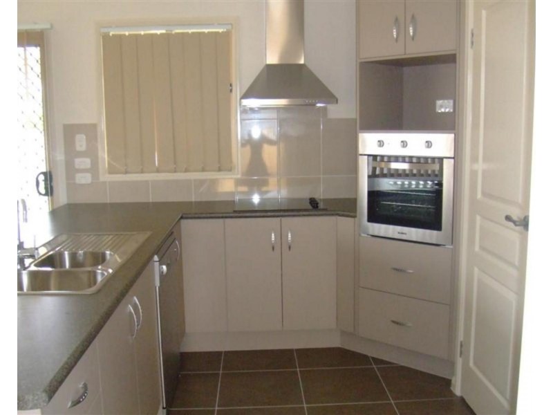 8 Miram Place, Ocean Shores NSW 2483