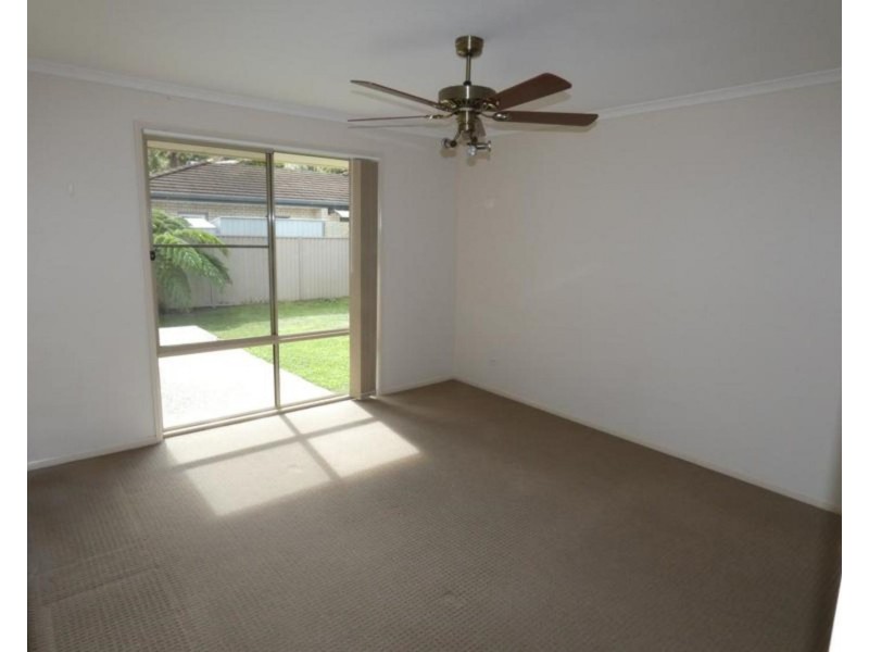 8 Miram Place, Ocean Shores NSW 2483