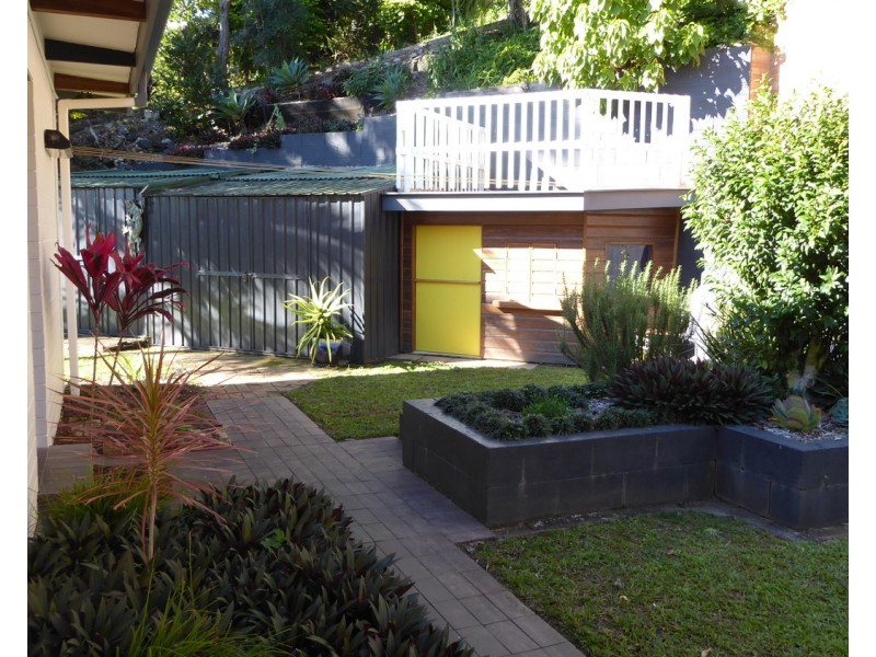 4 Narooma Drive, Ocean Shores NSW 2483