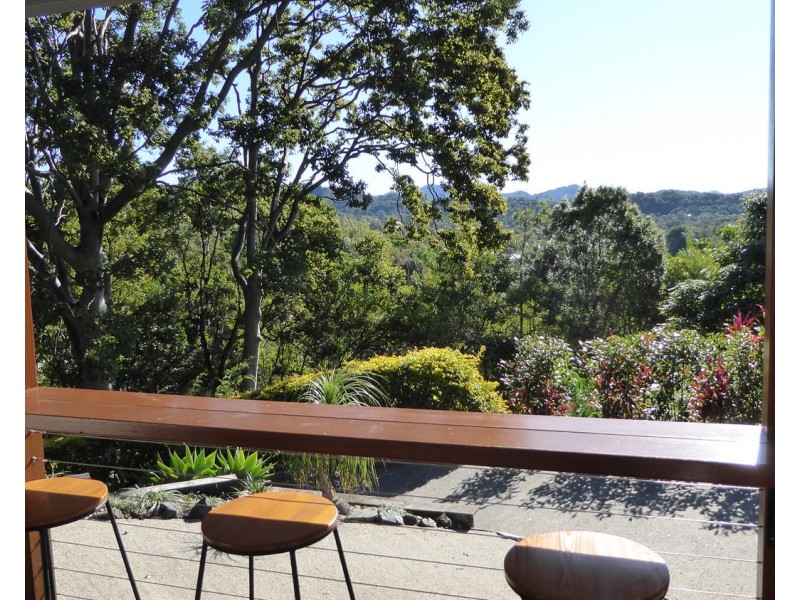 4 Narooma Drive, Ocean Shores NSW 2483