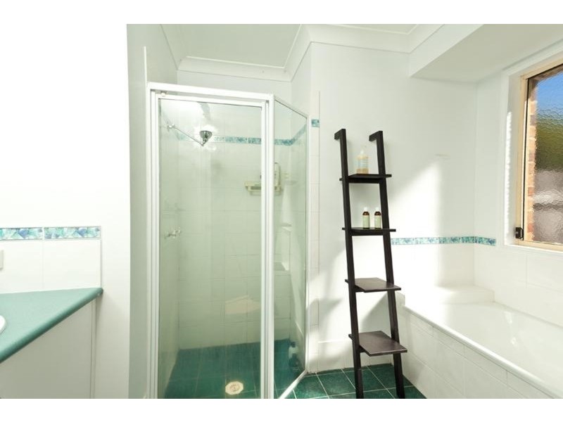 10 Gilba Avenue, Ocean Shores NSW 2483