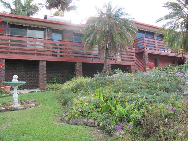 27 Rajah Road, Ocean Shores NSW 2483