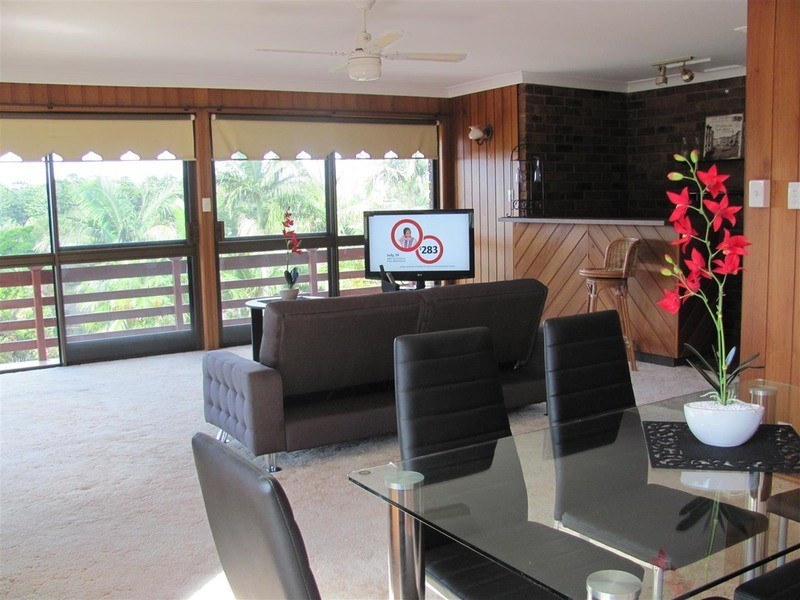 27 Rajah Road, Ocean Shores NSW 2483